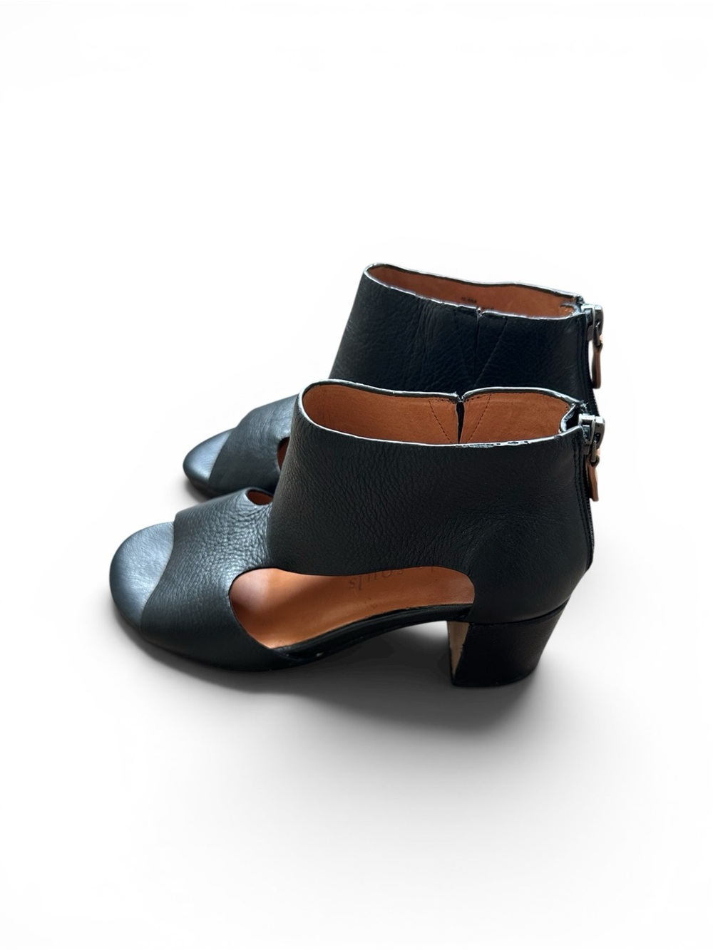 Kenneth Cole Black Leather Cutout Sandals Women’s Size 5.5 Low Heel Comfort Chic